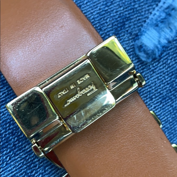 Men’s Ferragamo belt